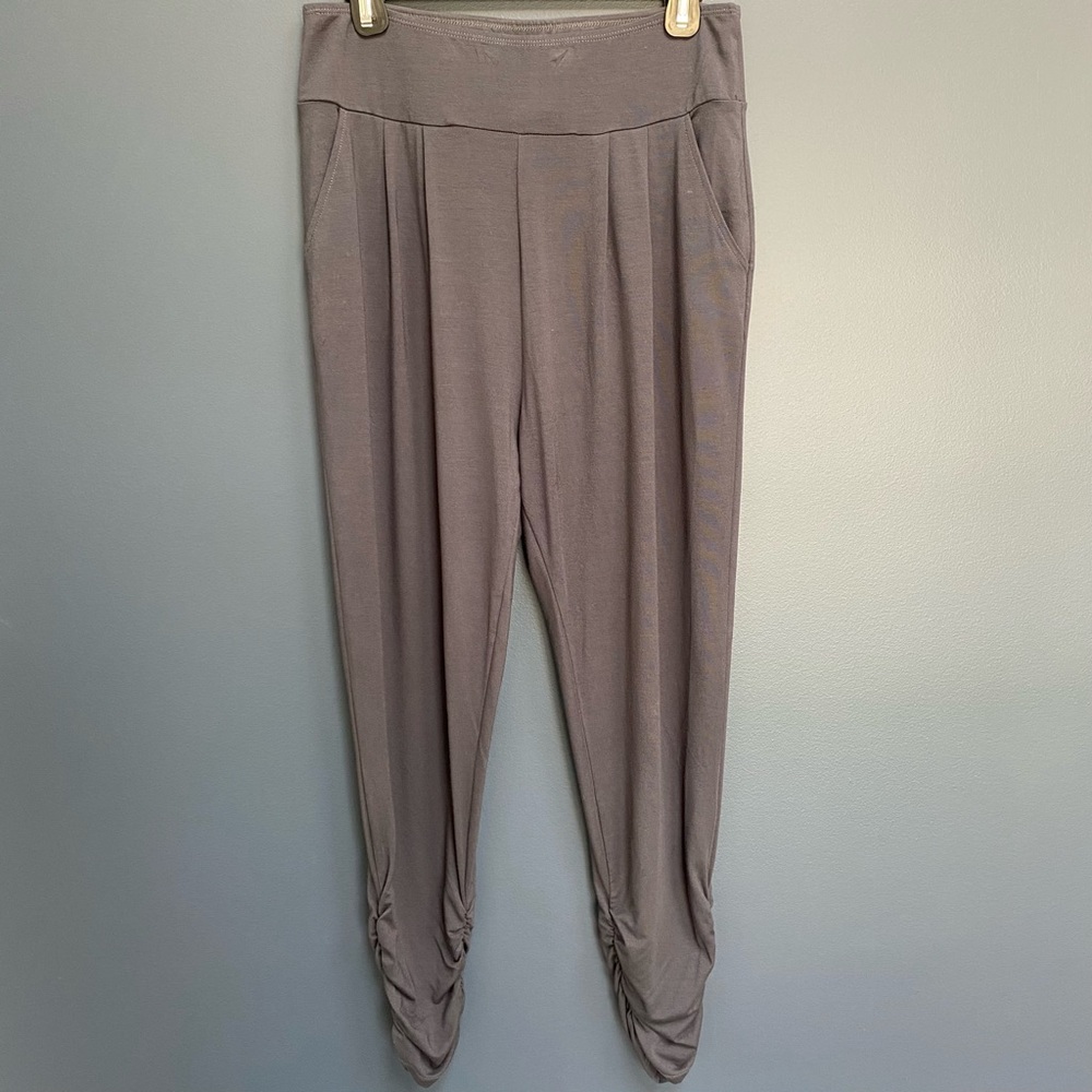 Encircled Dressy Sweatpants